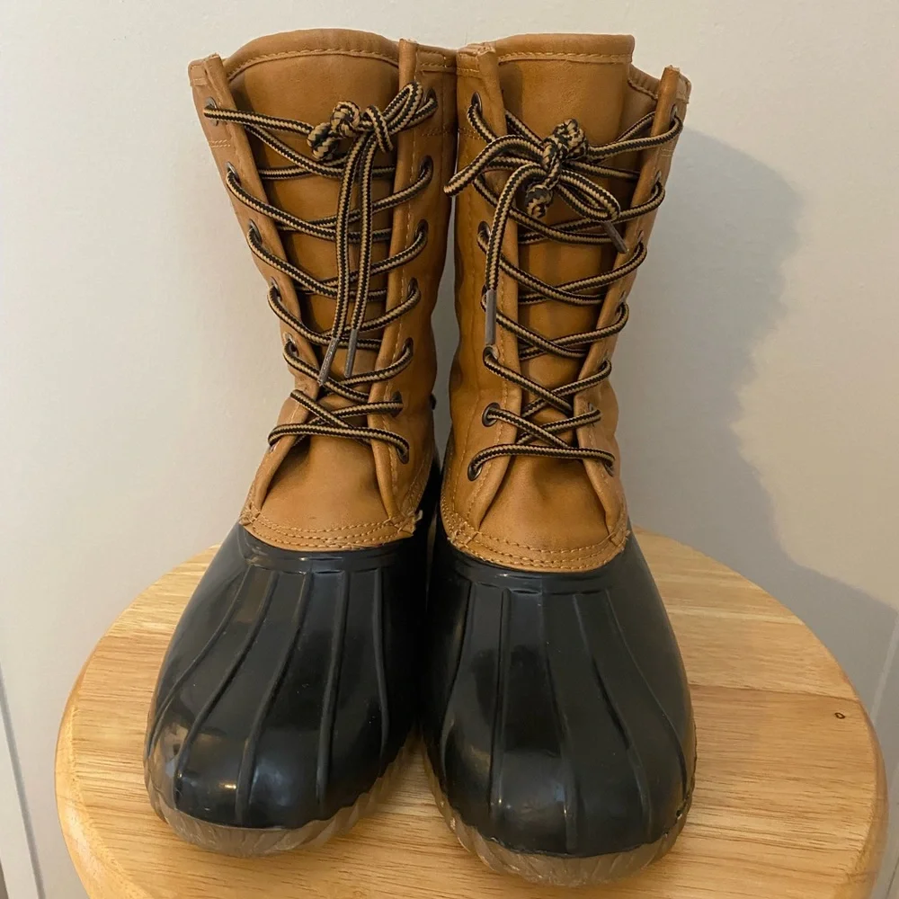 Madden Girl Flurryy Duck Rain Boots - Picture 1 of 10
